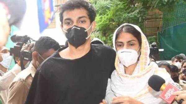 પેડલરે શોવિક અને મિરાંડાનુ નામ લીધુ