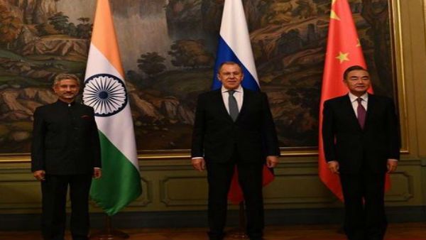 ચીની વિદેશ મંત્રીને મળ્યા, સમજૂતીનું પાલન કરે ચીન ચીની વિદેશ મંત્રીને મળ્યા, સમજૂતીનું પાલન કરે ચીન