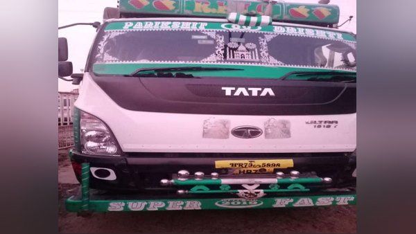 ગુજરાતની આંતરરાજ્ય સીમા પાસે દારૂની 2388 બોટલો જપ્ત, હરિયાણાથી આવી હતી ટ્રક