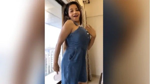 મોનાલિસાએ ‘લડકી બ્યૂટીફુલ’ ગીત પર ધમાકેદાર ડાંસ કર્યો, Video વાયરલ