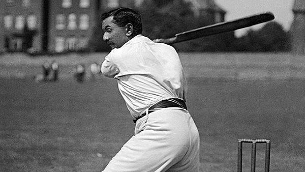 પ્રથમ શ્રેણી ક્રિકેટમાં ધમાલ