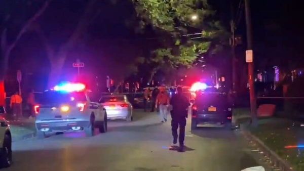 અમેરિકામાં ન્યૂયોર્કમાં ગોળીબાર, 12થી વધુ લોકોને વાગી ગોળી, 2ના મોત