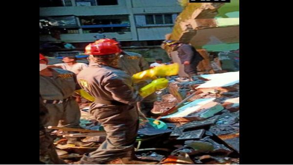 મહારાષ્ટ્રઃ ઠાણેમાં 3 માળની ઈમારત ધરાશાયી, 10 લોકોના મોત, ઘણા લોકો કાટમાળમાં દબાયા