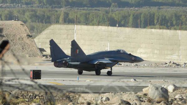 ન યુદ્ધ છે, ના શાંતિ, ચીન પાસેની સીમા પર સ્થિતિ પડકારરૂપઃ IAF ચીફ