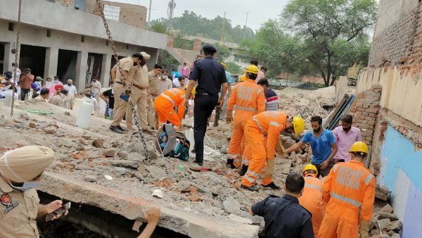 પંજાબઃ મોહાલીમાં બહુમાળી ઈમારત ધરાશાયી, બેના મોત, ઘણા ઘાયલ