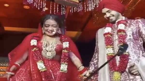 Pics: જુઓ નેહા કક્કડ અને રોહનપ્રીત સિંહના લગ્નના સુંદર ફોટા