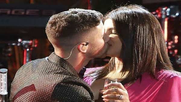 કિસિંગ સીન વાયરલ