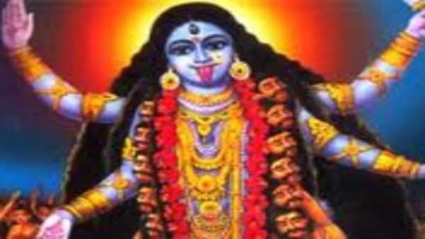 નવરાત્રિના સાતમાં દિવસે થાય છે મા 'કાલરાત્રિ'ની પૂજા