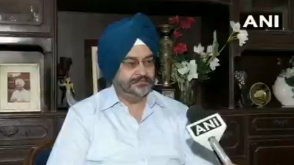 પાકિસ્તાન સરકાર ડરી ગઈ: પાકિસ્તાની સાંસદ