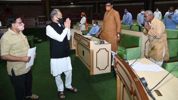 કોંગ્રેસ કેન્દ્રીય કાયદામાં દખલ કરવાનો પ્રયાસ કરી રહી છે-રાઠોડ કોંગ્રેસ કેન્દ્રીય કાયદામાં દખલ કરવાનો પ્રયાસ કરી રહી છે-રાઠોડ