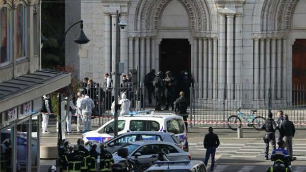 ફ્રાંસમાં ચર્ચની અંદર ચાકુથી હુમલો, આતંકીએ મહિલાનું માથુ કર્યું કલમ