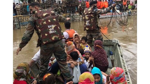 હજારો લોકોને રેસ્ક્યૂ કર્યા