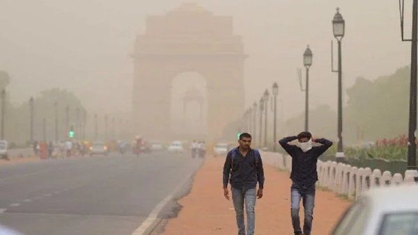 દિલ્હીમાં પ્રદૂષણ ખતરનાક સ્તરે પહોંચ્યું, AQI 387એ પહોંચ્યો