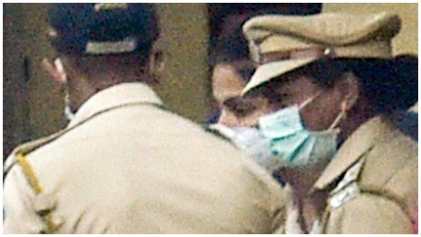 ઘરે આવી રીયા ચક્રવર્તી, તેમની માતાએ કહ્યું- કેવી રીતે પોતાને સંભાળશે મારી પુત્રી