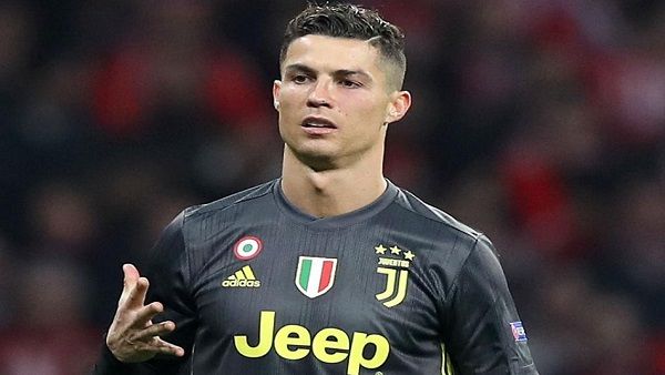 સ્ટાર ફુટબોલર ક્રિસ્ટિયાનો રોનાલ્ડોને થયો કોરોના, ખુદને કર્યો ક્વોરેન્ટાઇન