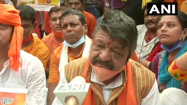 પશ્ચિમ બંગાળ: ધરણા પર બેઠેલા વિજયવર્ગીયએ સીએમ મમતા પર સાધ્યું નિશાન