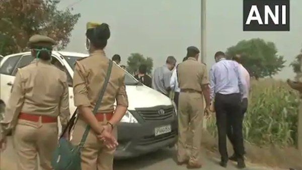 હાથરસ ગેંગરેપઃ પીડિતાના FSL રિપોર્ટ પર શંકા વ્યક્ત કરનાર ડૉક્ટરને નોકરીમાંથી કાઢ્યા