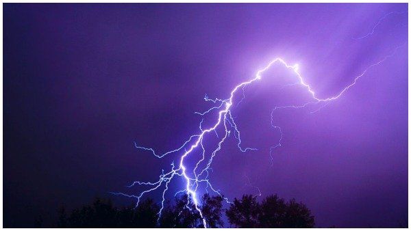 મહારાષ્ટ્રઃ થાણેમાં વીજળી પડવાથી મોટી દૂર્ઘટના, 1નુ મોત અને 26 ઘાયલ