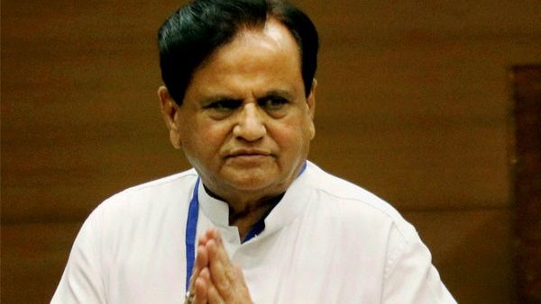 અમિત શાહે શ્રદ્ધાંજલિ આપી