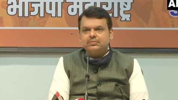 શીવસેનાએ હિન્દુત્વને છોડી દીધુ છે અમે નહી: દેવેન્દ્ર ફડણવીસ