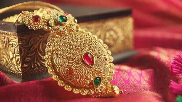 સસ્તું થયું સોનું