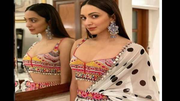 સોશિયલ મીડિયા પર સક્રિય