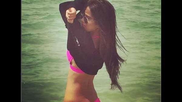 નિયા શર્માનો બિકિની લુક