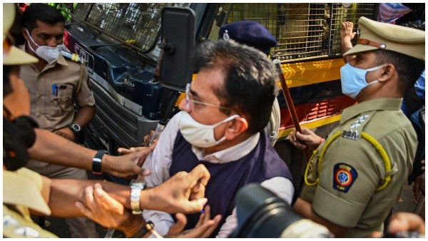 જાણો અર્નબની ધરપકડ કયા કેસમાં થઈ છે