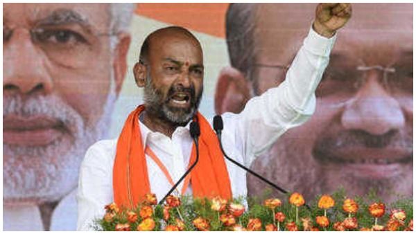 તેલંગાના ભાજપ ચીફઃ અકબરુદ્દીન ઓવૈસીના દાદાનો છે પીવી ઘાટ? હિંમત હોય તો તોડીને બતાવો