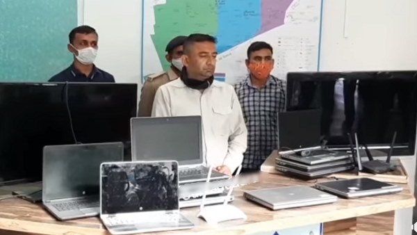 વડોદરાઃ વેબ કેમથી ચાલી રહ્યુ હતુ ઈન્ટરનેશનલ સેક્સ રેકેટ, 6 યુવતીઓ સહિત સંચાલક પકડાયો