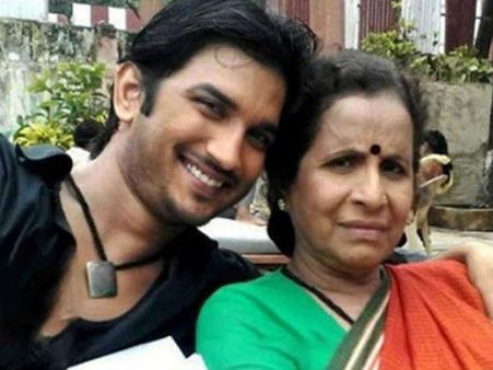 સુશાંત માટે સ્ટેજ પર આવ્યાં તેમના મમ્મી