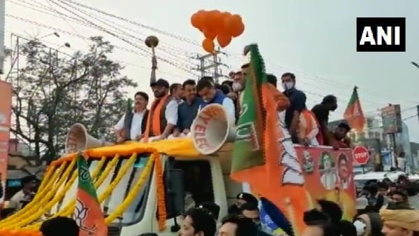 મમતાજીની પદ યાત્રાના જવાબમાં બીજેપીની ટીટાગઢમાં રોડ શો, શુભેન્દુ અધીકારી થયા શામેલ