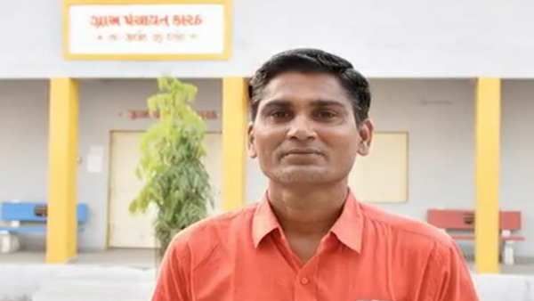 બેંકની નોકરી છોડી સરપંચ બનેલા યુવાને ગામના વિકાસને નવી દિશા આપી