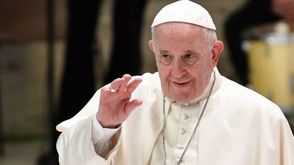 પોપ ફ્રાન્સિસે મહિનાની અંદર ફરીથી લાઈક કરી દીધો બિકિની મૉડલનો ફોટો
