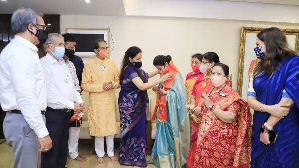 CM ઉદ્ધવ ઠાકરેની હાજરીમાં શિવસેનામાં શામેલ થઈ અભિનેત્રી ઉર્મિલા માતોંડકર