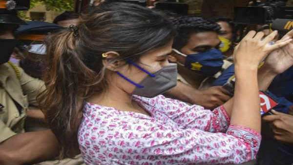 એક મહિનાની જેલ