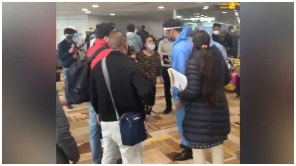 અમે આ સહન નહી કરીયે, બ્રિટનથી આવેલા લોકોએ દિલ્હી એરપોર્ટ પર કર્યો હંગામો