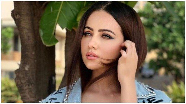 સના ખાને પોસ્ટ કર્યા ભુતકાળના નેગેટીવ વિડીયો, અભિનેત્રીએ કહ્યું - કોઇને ડીપ્રેશનમાં ના મોકલો