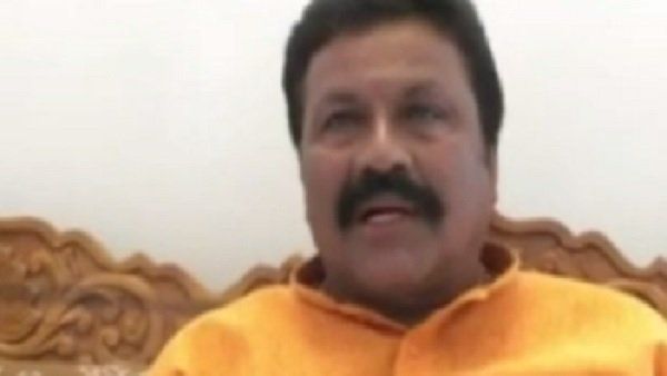 Tractor Rally Row: કર્ણાટકના મંત્રીએ ખેડૂતોને કહ્યા આતંકવાદી, ભડકેલી કોંગ્રેસ પોલિસ સ્ટેશન પહોંચી