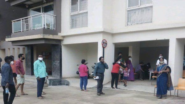 બેંગલોરમાં એક જ એપાર્ટમેન્ટમાં મળ્યા 10 કોરોનાના દર્દી, સીલ કરાયુ પરીસર