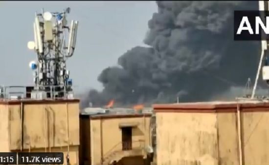 Maharashtra: મુંબઈના માનખુર્દમાં લાગી ભીષણ આગ, ફાયર બ્રિગેડની 15 ગાડીઓ ઘટનાસ્થળે