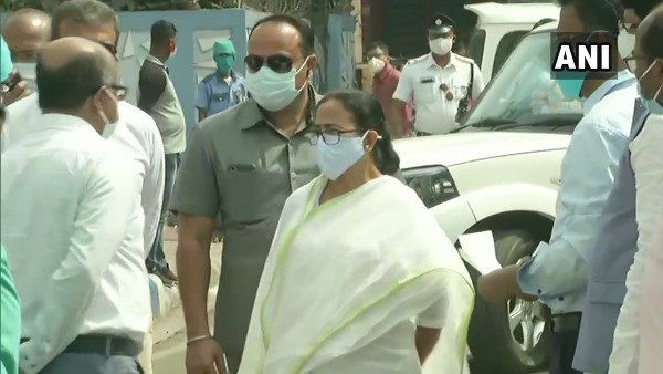 મમતા બેનરજીએ મંત્રી ઝાકિર હુસૈન પર થયેલ હુમલાને ગણાવ્યુ કાવતરૂ, રેલ્વે પર પણ ઉઠાવ્યા સવાલ