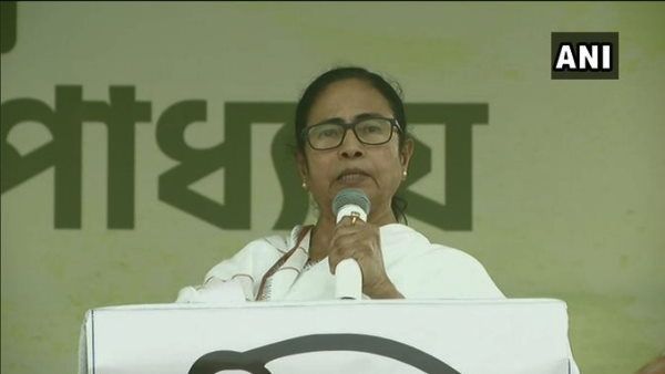 પીએમ મોદી દેશના સૌથી મોટા દંગાઇ, બીજેપી સૌથી મોટી ધંધાદારી પાર્ટી: મમતા બેનરજી