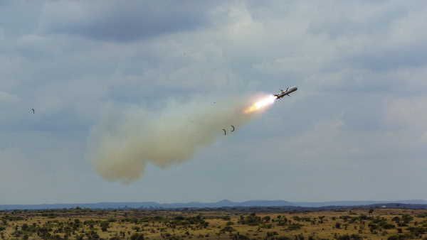 Helina Missile: આકાશમાંથી ટેંકોને નષ્ટ કરશે ભારતનો નાગ, દુશ્મનો પર ભારે પડશે આ ખાસિયત