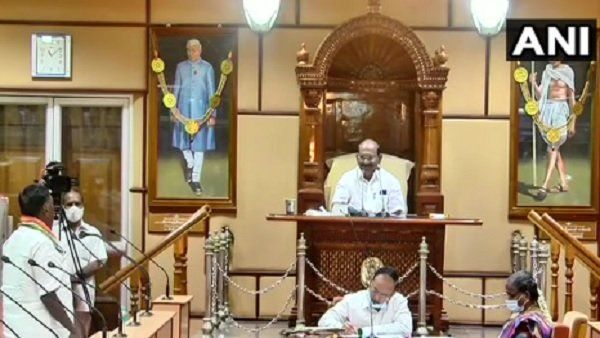 પોંડિચેરીમાં પડી કોંગ્રેસ સરકાર, ફ્લોર ટેસ્ટમાં ફેલ થયા સીએમ નારાયણસામી