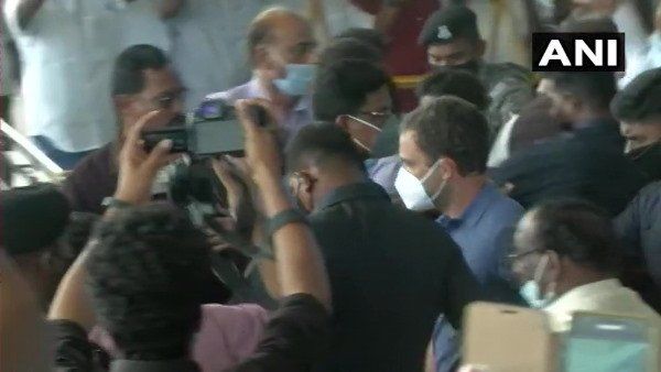 પુડુચેરીના પ્રવાસે પહોંચ્યા રાહુલ ગાંધી, માછીમારોને કહ્યુ - કૃષિ કાયદાથી દરેકને નુકશાન