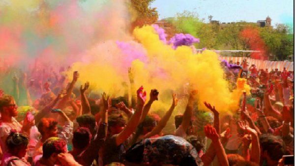Holi 2022 : જાણો કઇ રાશિ માટે કયો રંગ હશે લકી, કયો રહેશે અનલકી