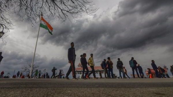 Weather: દિલ્લી સહિત આ રાજ્યોના હવામાનમાં ફરીથી દેખાશે ફેરફાર, વરસાદના અણસાર