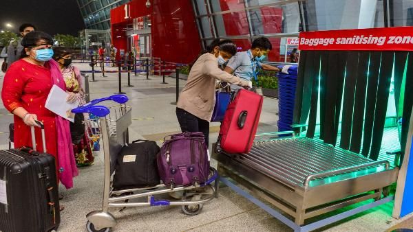 Coronavirus: દિલ્હી એરપોર્ટ પર યાત્રિઓની થશે રેંડમ ટેસ્ટિંગ, પોઝિટીવ થવા પર કરાશે ક્વોરેન્ટાઇન