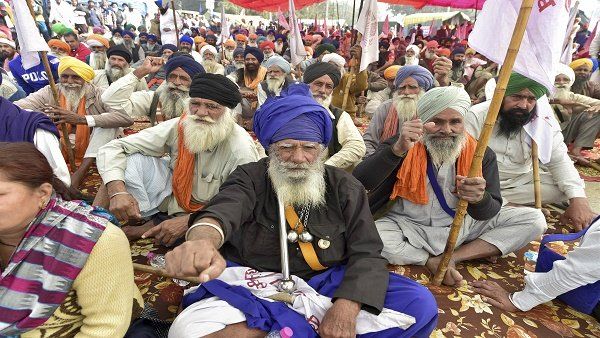 દિલ્હી બોર્ડર પર ચાલી રહ્યું છે આંદોલન દિલ્હી બોર્ડર પર ચાલી રહ્યું છે આંદોલન